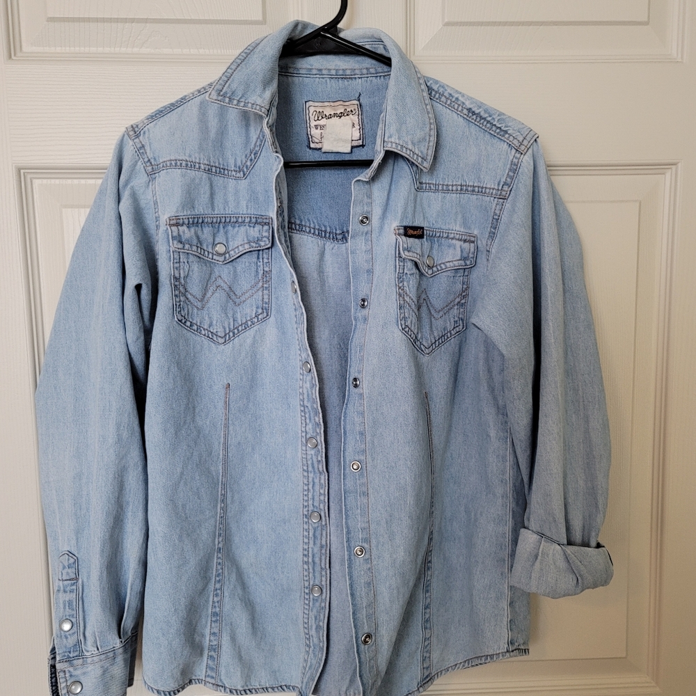 Women's Wrangler jean button down